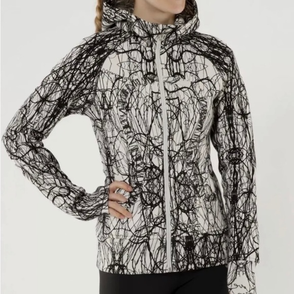 Lululemon Scuba hoodie zipup Nesting Black Bird / Ghost size 4 - Picture 4 of 11